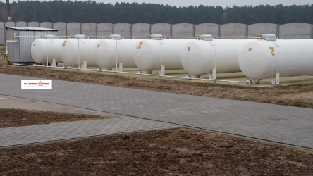 Zbiorniki na gaz do fermy drobiu z parownikiem gazu, Piła, wielkopolskie